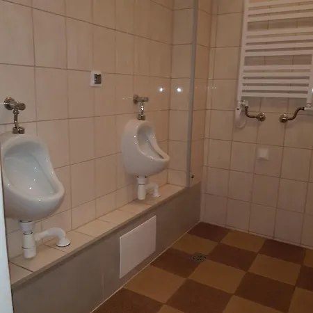 Park-dobraszczecinska Хостел Dobra (Szczecin)